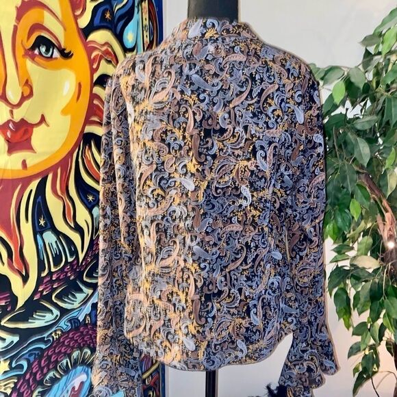 Trilogy button down ruched long bell sleeve Lg - Picture 3 of 10